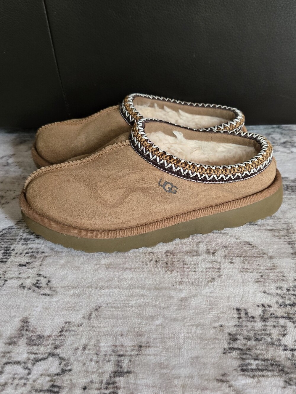UGG Australia Tasman clog uggs slippers chestnut tan suede size 6